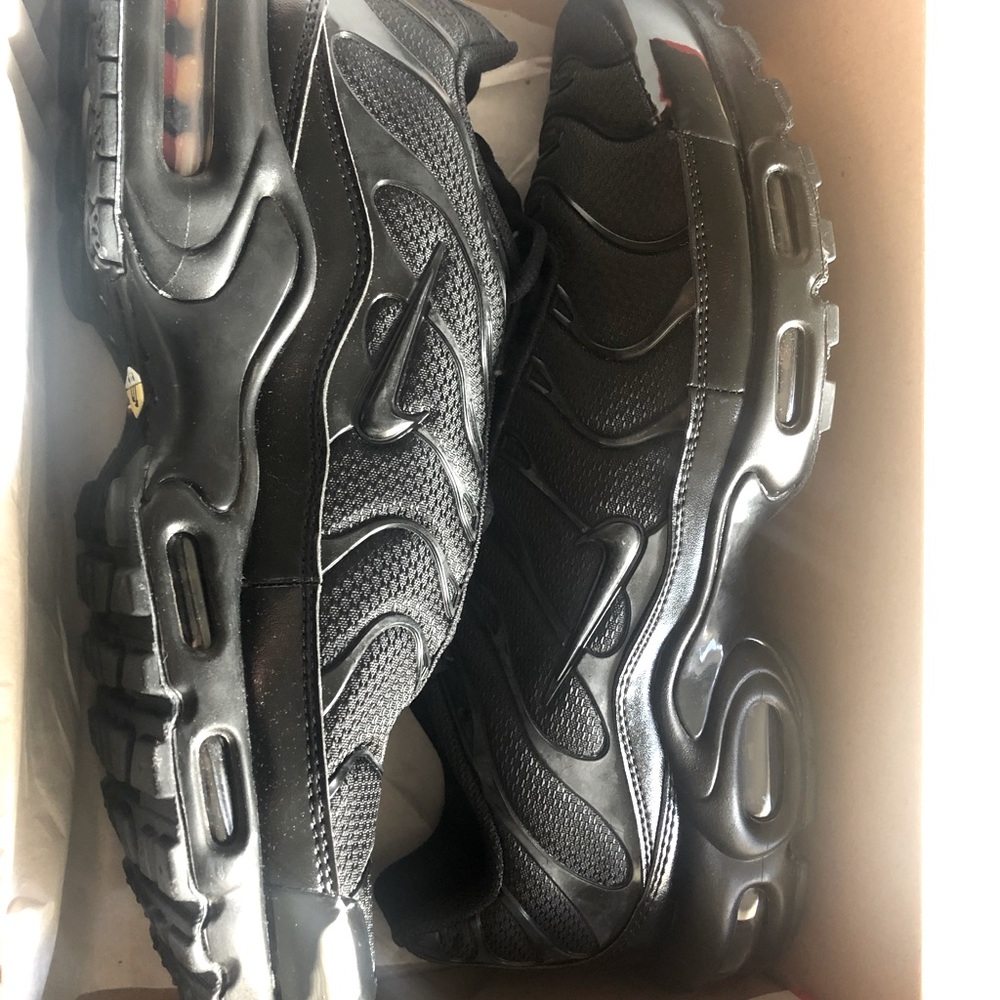 Brand new!! Men’s Air Max Plus black size 12